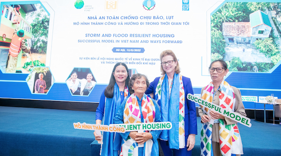 Tuyên[-]bố[-]Đồng[-]chủ[-]tịch[-]của[-]Hội[-]nghị[-]quốc[-]tế[-]về[-]Kinh[-]tế[-]đại[-]dương[-]bền[-]vững[-]và[-]thích[-]ứng[-]với[-]biến[-]đổi[-]khí[-]hậu